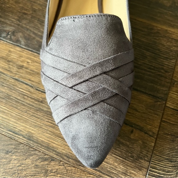 NWOT Journee Collection Pointy Toe Flats - Picture 2 of 4